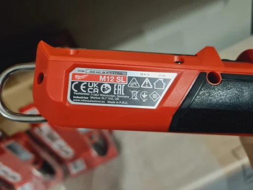 Lampe baladeuse 12 Volts LED 220 lumens - MILWAUKEE M12 SL-0 (solo)