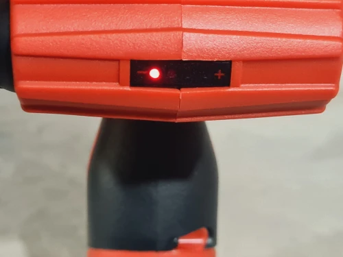 Pistolet Silicone / colle compact 12V 1750Nm MILWAUKEE M12 PCG-202B 310ml (2B+Ch+Sac)