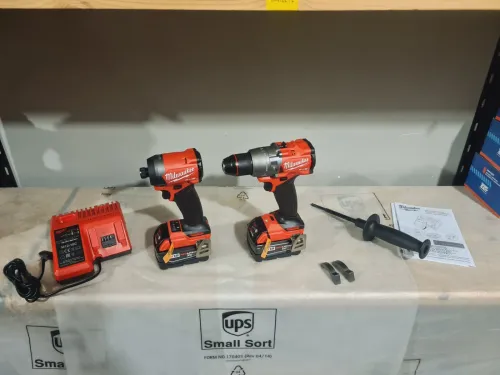 MILWAUKEE 3697-22 kit 2 machines 4ème génération perceuse + Visseuse à choc (USA-AutoStop)