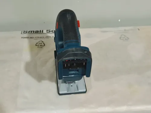 Scie sauteuse sans fil 120mm - BOSCH GST 18V-LI B SOLO (2024-Hungary)