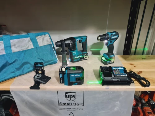 Kit MAKITA 3 pièces 12V perforateur + Visseuse + laser vert (BL-2020)