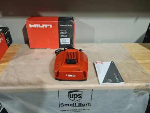 HILTI C 4/36-350 chargeurs rapide multi-voltage pour batteries Li-Ion CPC 14.4/22/36V (Poland)