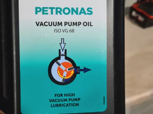 Huile de pompe à Vide 250mL / 1L - PETRONAS ISO VG 68 / ERRECOM ISO 32 (Belgium-Italy)
