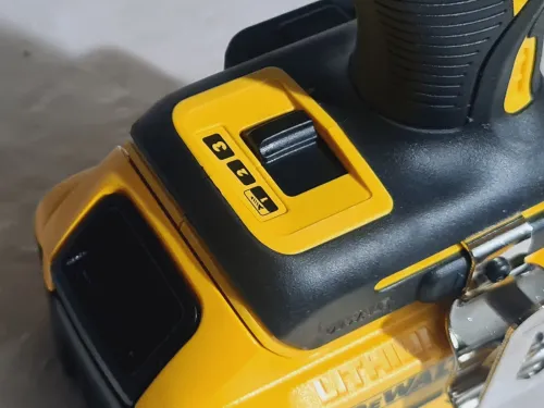 Visseuse à choc 3 mode 18V/2x5.0Ah - DEWALT DCF887 (BL-2025-Czech)