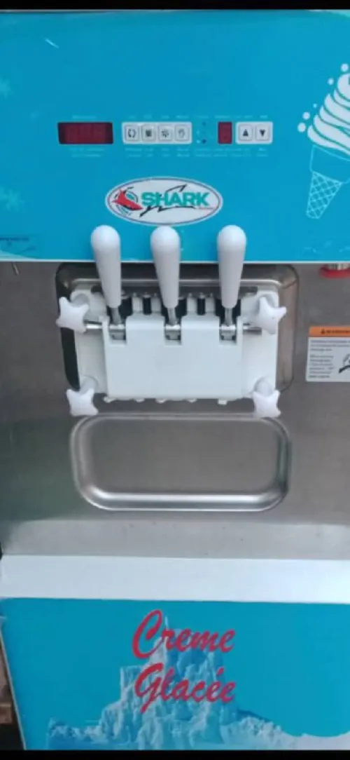 Machine a glace marque shark 380v