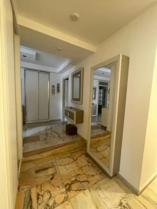 Location Appartement Niveau de villa F4 Alger Hydra