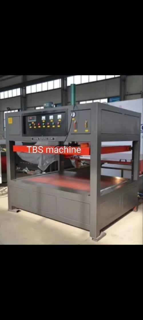 Machine thermoformage et moule