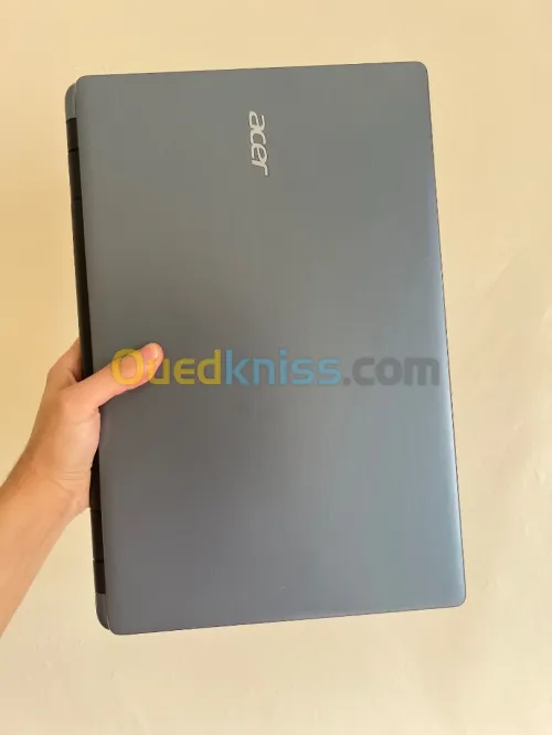 Acer i3