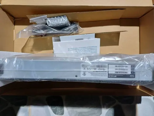 Switch Cisco Fast Ethernet 24 Ports - Non Manageable - Neuf