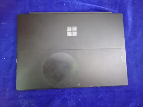 Microsoft surface pro 7 plus, écran fissuré mais tactile fictonne normal
