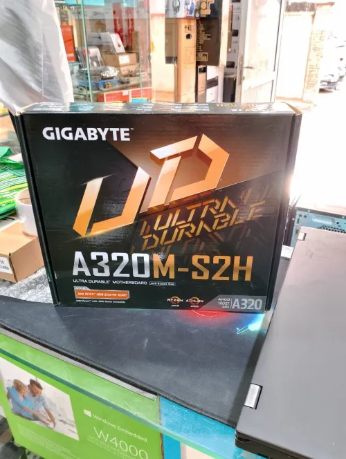 Cpu AMD RYZEN 5 pro 4650G + carte mère gigabyte a320m-s2h