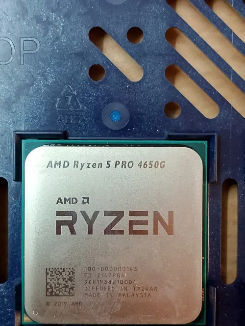 Cpu AMD RYZEN 5 pro 4650G + carte mère gigabyte a320m-s2h