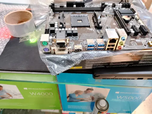 Cpu AMD RYZEN 5 pro 4650G + carte mère gigabyte a320m-s2h
