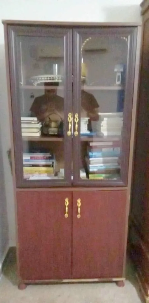 armoire vitrée خزانة  