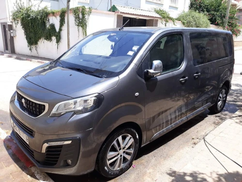 Location voiture entreprise  longue durée  avec chauffeur  sans chauffeur véhicules utilitaires