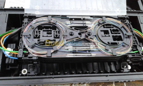 Raccordement de câbles fibre optique 