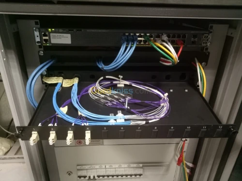 Raccordement de câbles fibre optique 