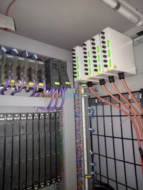 Raccordement de câbles fibre optique 