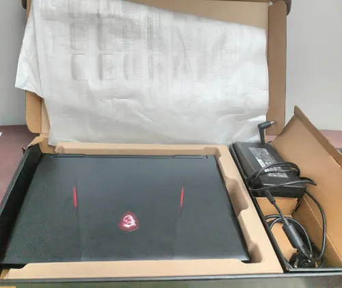  PC Portable Gamer MSI GL63 8RD- i5 8e Gen H / GTX 1050 Ti  4GB/ 16 Go RAM Prix négociable