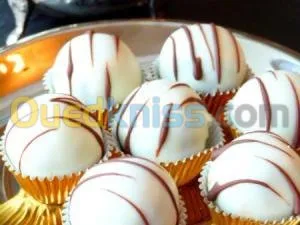 صناعة الحلويات والعجائن التقليدية