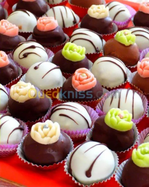 صناعة الحلويات والعجائن التقليدية