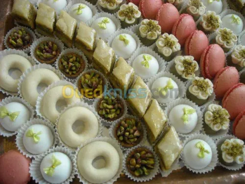 صناعة الحلويات والعجائن التقليدية