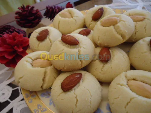 صناعة الحلويات والعجائن التقليدية