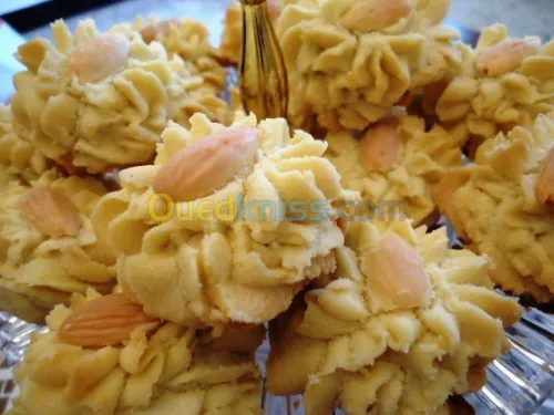 صناعة الحلويات والعجائن التقليدية