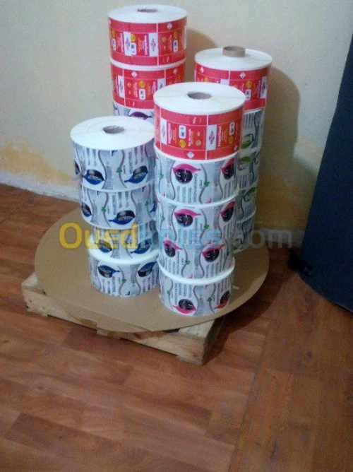 IMPRESSION FLEXO UV DES ETIQUETTES 