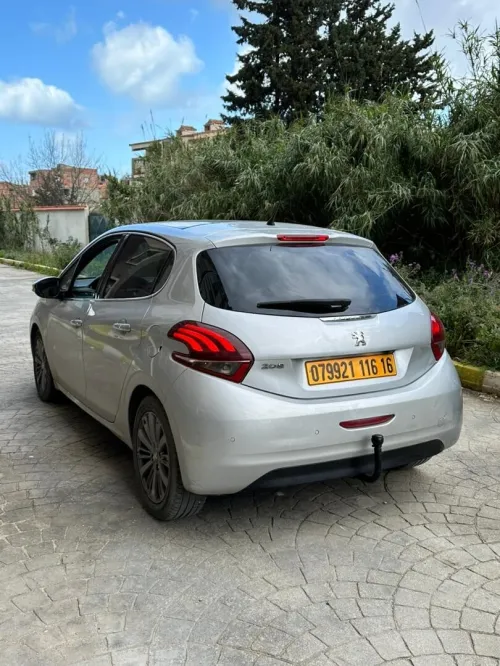 Peugeot 208 2016 Allure Facelift