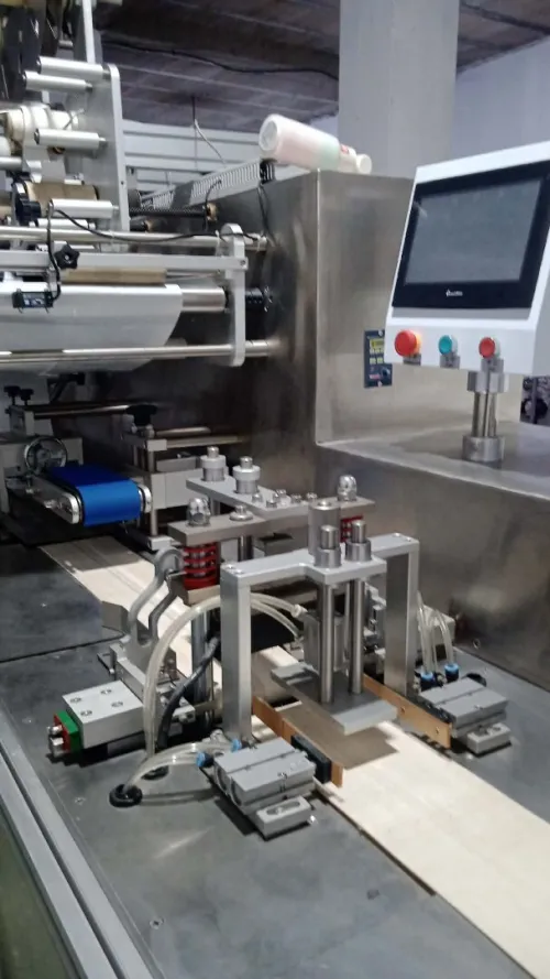 Ligne de Production de Lingettes Humides Haute Performance (10 Servomoteurs)