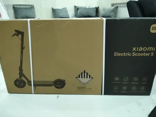 Xiaomi 2 trottinette Xiaomi 5 et 4 pro max 2025