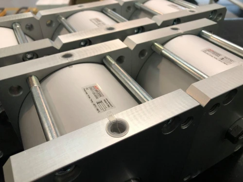 VERIN -VERIN PNEUMATIQUE - VERIN GUIDAGE - COMPACT - CYLINDRIQUE - FESTO - SMC - BURKET - METAL WORK