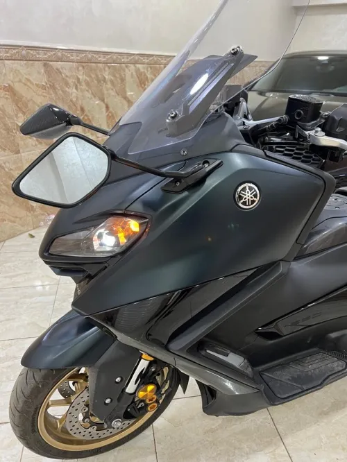Yamaha T max 2022
