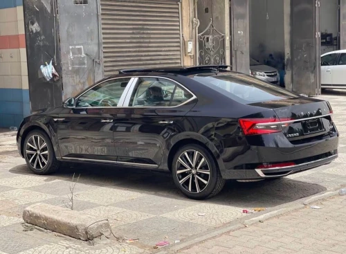 Skoda Superb 2025 