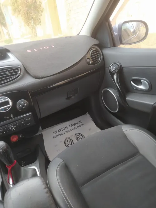 Renault Clio 3 2012 Night and Day