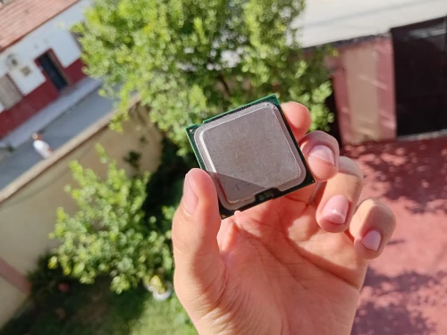 Intel Pentium 4 631 3.00GHz Single-Core CPU - LGA 775, 2MB Cache, 800MHz FSB, Hyper-Threading