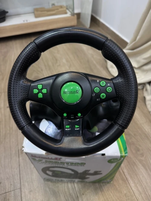 Volant xbox360 / ps3 / ps2 / pc