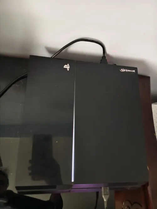 Ps4 fat flashé 12.52 Avec 3 manette original + monitor LCD full hd 1080p 60hz
