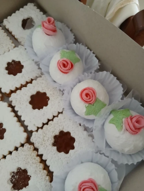 Gâteaux traditionnels / chocolats/ miniardises sur commandes