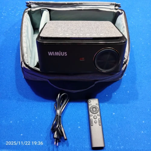 A vendre vidéo projecteur 4k full HD de marque( wimius )avec écran de projection (innovation
