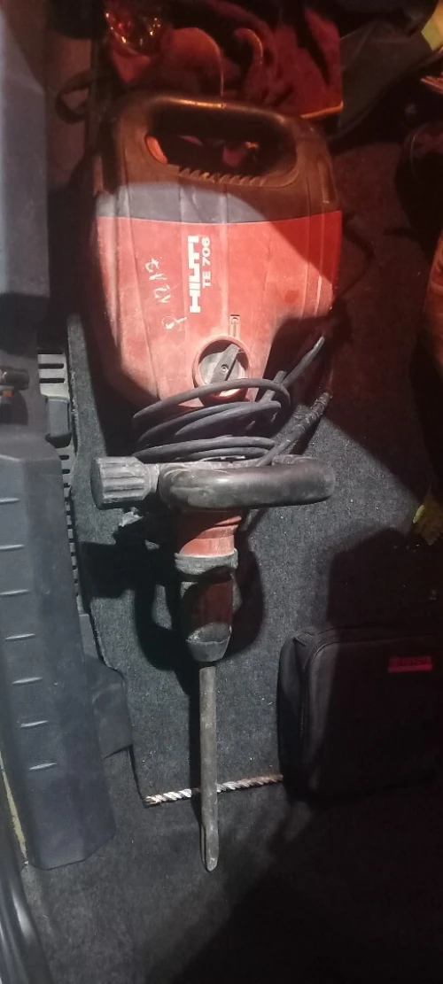 Marteau piqueur hilti