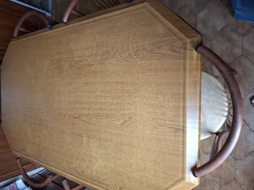Table de cuisine robuste + 6 chaises