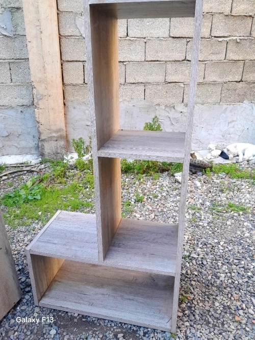 Deux étagère en melamine