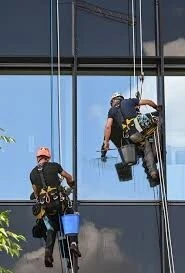 Société de nettoyage des façades et vitres intérieur et extérieur / entreprise de vitrage & façade