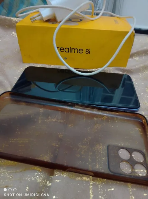 Realmi 8i
