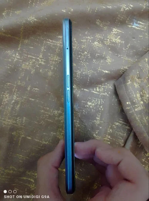 Realmi 8i