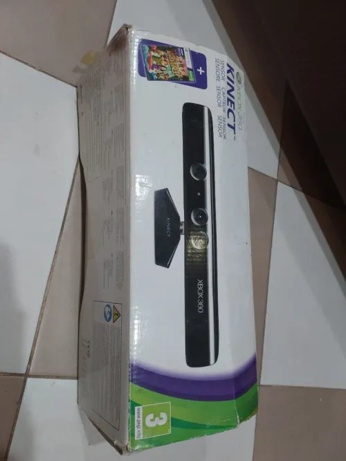 Xbox 360 slim 250go avec 3 manettes