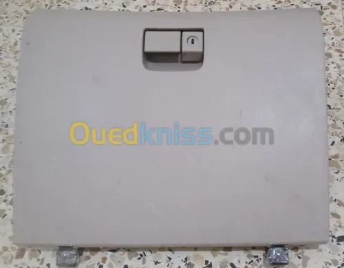 BOITE GANTS TOYOTA 105 - قجر طويوطا 105