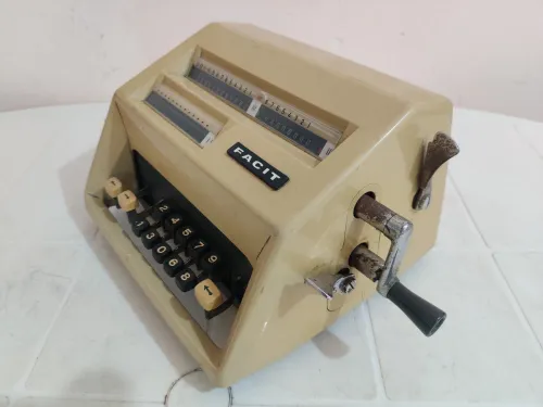FACIT , machine à calculer ancienne 